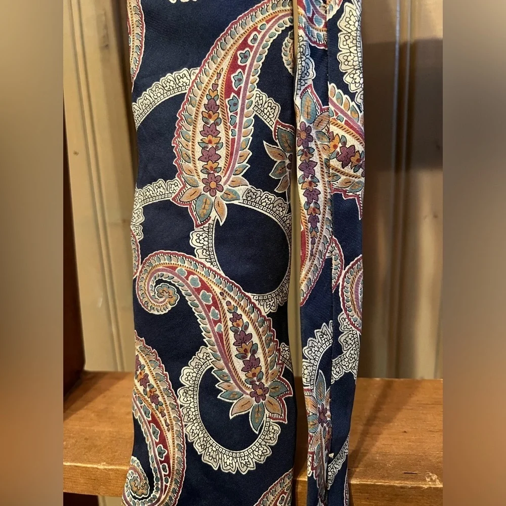 Vintage EUC OSCAR DE LA RENTA Tie